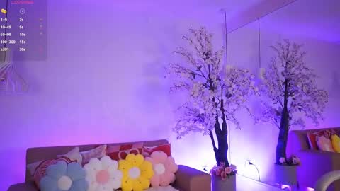 Snapshot of jadesummerr chatting on April 1, 11:33 am Jade Summer online show from April 1, 11:33 am