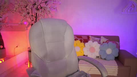 Snapshot of jadesummerr chatting on April 2, 11:41 am Jade Summer online show from April 2, 11:41 am