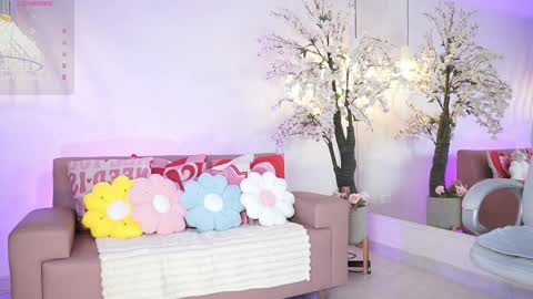 Snapshot of jadesummerr chatting on April 6, 11:33 am Jade Summer online show from April 6, 11:33 am