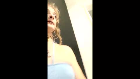 Jamie Rose Queenschild ever... online show from January 14, 10:58 pm