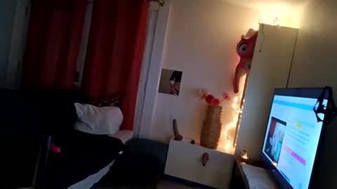 Jamie Rose Queenschild ever... online show from February 2, 4:33 am