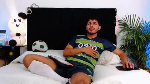 Snapshot of jaiden_thoner chatting on November 5, 6:24 am Jaiden online show from November 5, 6:24 am