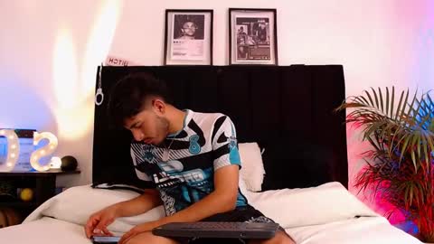 Snapshot of jaiden_thoner chatting on November 23, 6:13 am Jaiden online show from November 23, 6:13 am