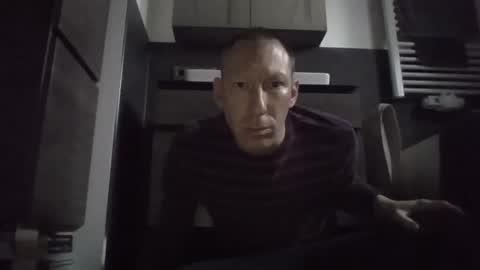 Snapshot of jak_81 chatting on April 13, 5:24 am jak_81 online show from April 13, 5:24 am