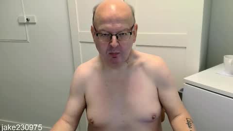 Jake2309 online show from October 18, 7:14 pm