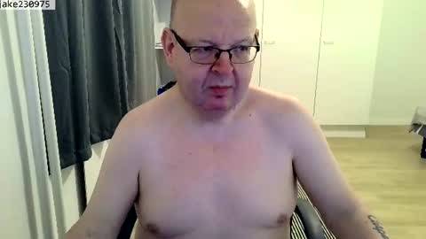 Snapshot of jake230975 chatting on June 22, 7:11 pm Jake2309 online show from June 22, 7:11 pm