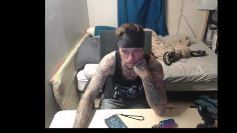 showingitoff online show from November 7, 4:23 am