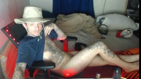 showingitoff online show from November 13, 5:17 am