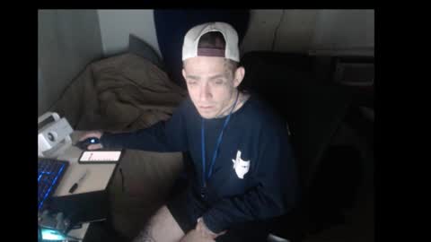 showingitoff online show from November 28, 10:40 am