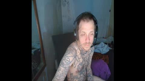 showingitoff online show from March 27, 7:14 am