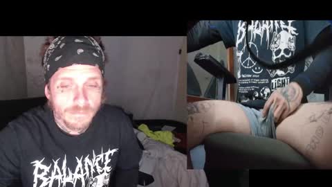 Snapshot of jake265897 chatting on April 20, 4:59 am showingitoff online show from April 20, 4:59 am