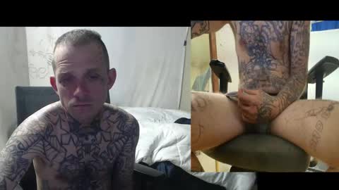 Snapshot of jake265897 chatting on April 25, 4:26 am showingitoff online show from April 25, 4:26 am