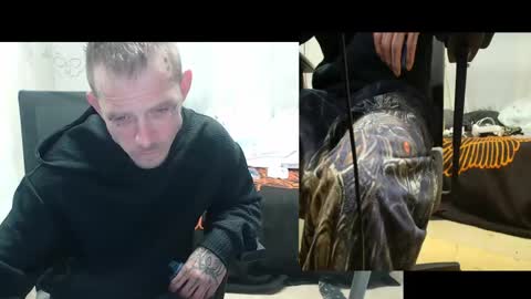 Snapshot of jake265897 chatting on May 2, 8:52 am showingitoff online show from May 2, 8:52 am
