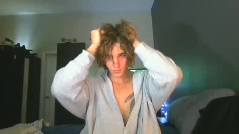 Snapshot of jake_alvarez11 chatting on April 28, 8:30 am jake_alvarez11 online show from April 28, 8:30 am
