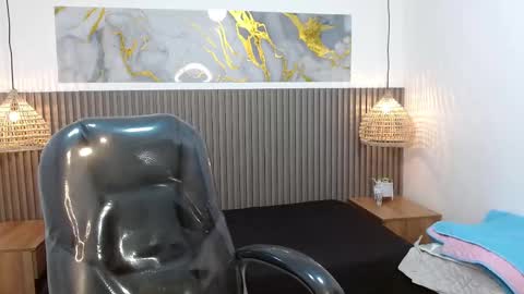 Snapshot of jake_evanss_ chatting on November 8, 2:06 pm JAKE online show from November 8, 2:06 pm