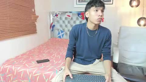 Snapshot of jake_falcon chatting on June 18, 11:36 am jake_falcon online show from June 18, 11:36 am