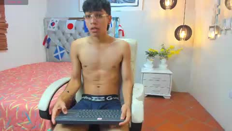 Snapshot of jake_falcon chatting on June 23, 11:41 am jake_falcon online show from June 23, 11:41 am