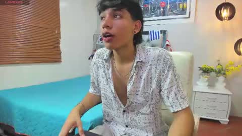 Snapshot of jake_falcon chatting on July 2, 12:00 pm jake_falcon online show from July 2, 12:00 pm