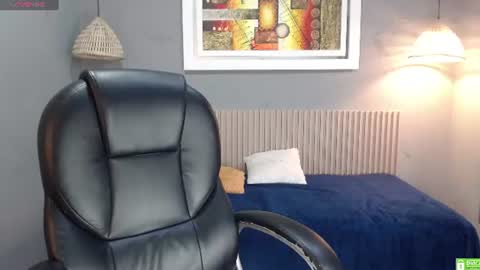 Snapshot of jake_falcon chatting on July 28, 2:13 pm jake_falcon online show from July 28, 2:13 pm