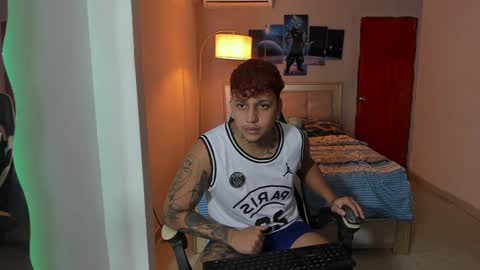 Snapshot of jake_pons chatting on December 7, 8:22 am Jake Pons online show from December 7, 8:22 am
