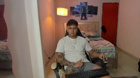 Snapshot of jake_pons chatting on January 5, 2:17 am Jake Pons online show from January 5, 2:17 am
