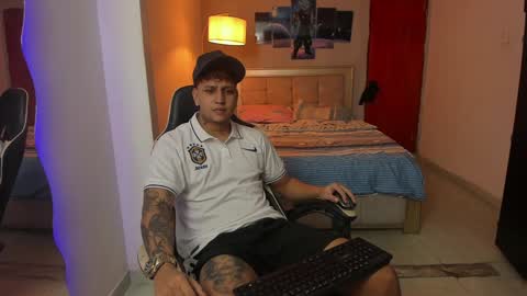 Snapshot of jake_pons chatting on January 11, 1:48 am Jake Pons online show from January 11, 1:48 am