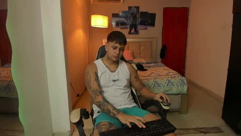 Snapshot of jake_pons chatting on January 13, 3:12 am Jake Pons online show from January 13, 3:12 am