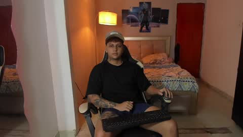 Snapshot of jake_pons chatting on January 29, 3:04 pm Jake Pons online show from January 29, 3:04 pm