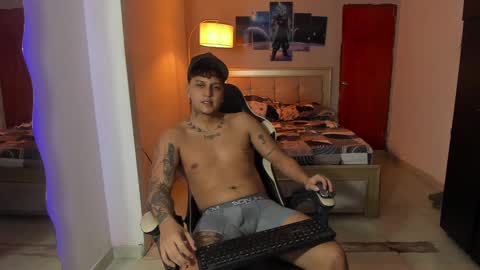Snapshot of jake_pons chatting on February 9, 10:00 pm Jake Pons online show from February 9, 10:00 pm