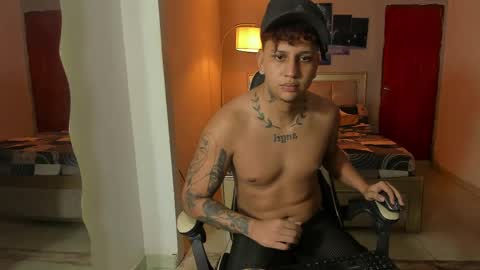 Snapshot of jake_pons chatting on February 22, 4:29 am Jake Pons online show from February 22, 4:29 am