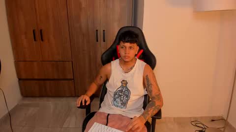 Snapshot of jake_pons chatting on September 15, 2:00 am Jake Pons online show from September 15, 2:00 am