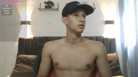 Hi guys im new 3 online show from September 22, 6:32 pm