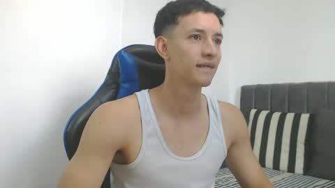 Snapshot of jake_shadow14 chatting on April 20, 5:37 pm Hi guys im new 3 online show from April 20, 5:37 pm