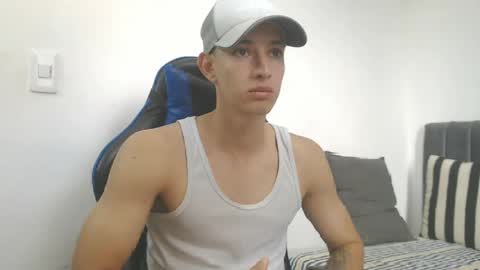 Snapshot of jake_shadow14 chatting on April 22, 6:09 pm Hi guys im new 3 online show from April 22, 6:09 pm