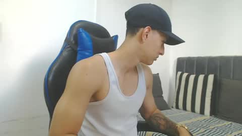Snapshot of jake_shadow14 chatting on April 23, 9:17 pm Hi guys im new 3 online show from April 23, 9:17 pm