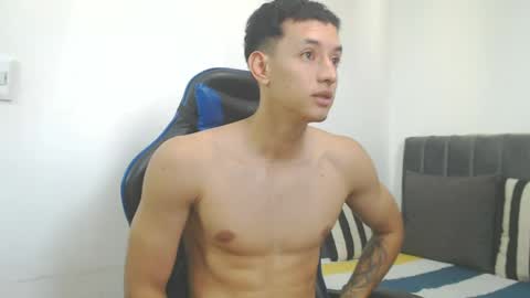Snapshot of jake_shadow14 chatting on April 25, 2:14 pm Hi guys im new 3 online show from April 25, 2:14 pm