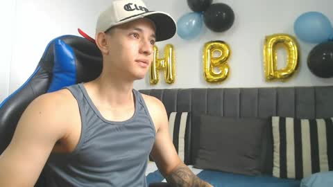 Snapshot of jake_shadow14 chatting on April 29, 3:05 pm Hi guys im new 3 online show from April 29, 3:05 pm