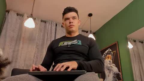 Snapshot of jakee_tyler chatting on October 25, 11:32 pm Jake Tyler online show from October 25, 11:32 pm