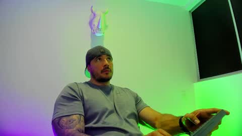 jakestone_1 online show from May 15, 5:31 pm
