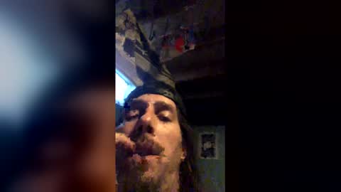 Snapshot of jakthasnak420 chatting on May 18, 12:40 am jakthasnak420 online show from May 18, 12:40 am