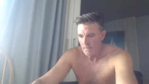 Snapshot of jam_on_it chatting on February 16, 2:42 am JAM online show from February 16, 2:42 am