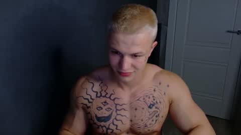 Snapshot of james__noah chatting on October 10, 7:46 pm James Noah online show from October 10, 7:46 pm
