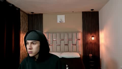 Snapshot of james_adamss_ chatting on February 10, 12:20 pm james_adamss_ online show from February 10, 12:20 pm