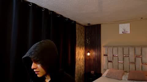 Snapshot of james_adamss_ chatting on February 19, 12:01 pm james_adamss_ online show from February 19, 12:01 pm