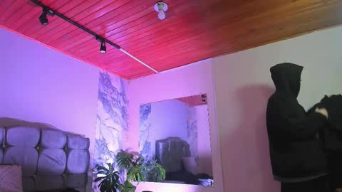 Snapshot of james_adamss_ chatting on February 27, 12:05 pm james_adamss_ online show from February 27, 12:05 pm