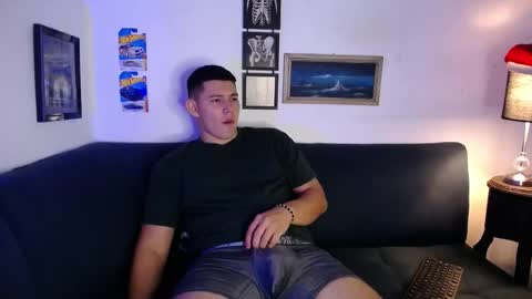 james_cr online show from December 4, 1:04 am