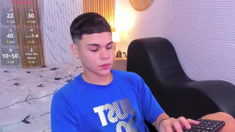 James online show from October 19, 8:42 pm