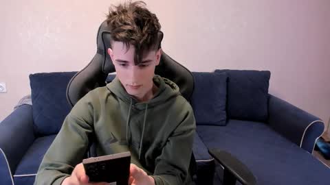 James online show from October 25, 6:35 pm