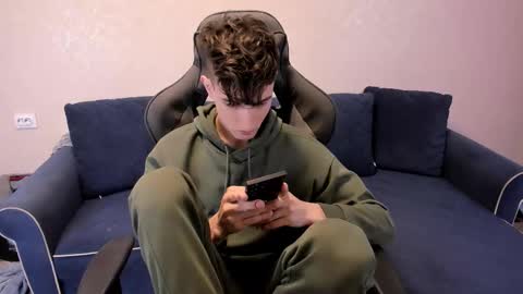 James online show from October 31, 6:20 pm