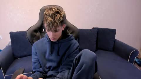 James online show from November 11, 7:03 pm